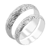 Platinové snubní prsteny s ruční rytinou listů Mylie